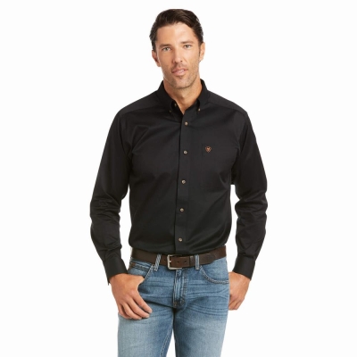 Black Men's Ariat Solid Twill Fitted Shirts | 1807-HCNSF