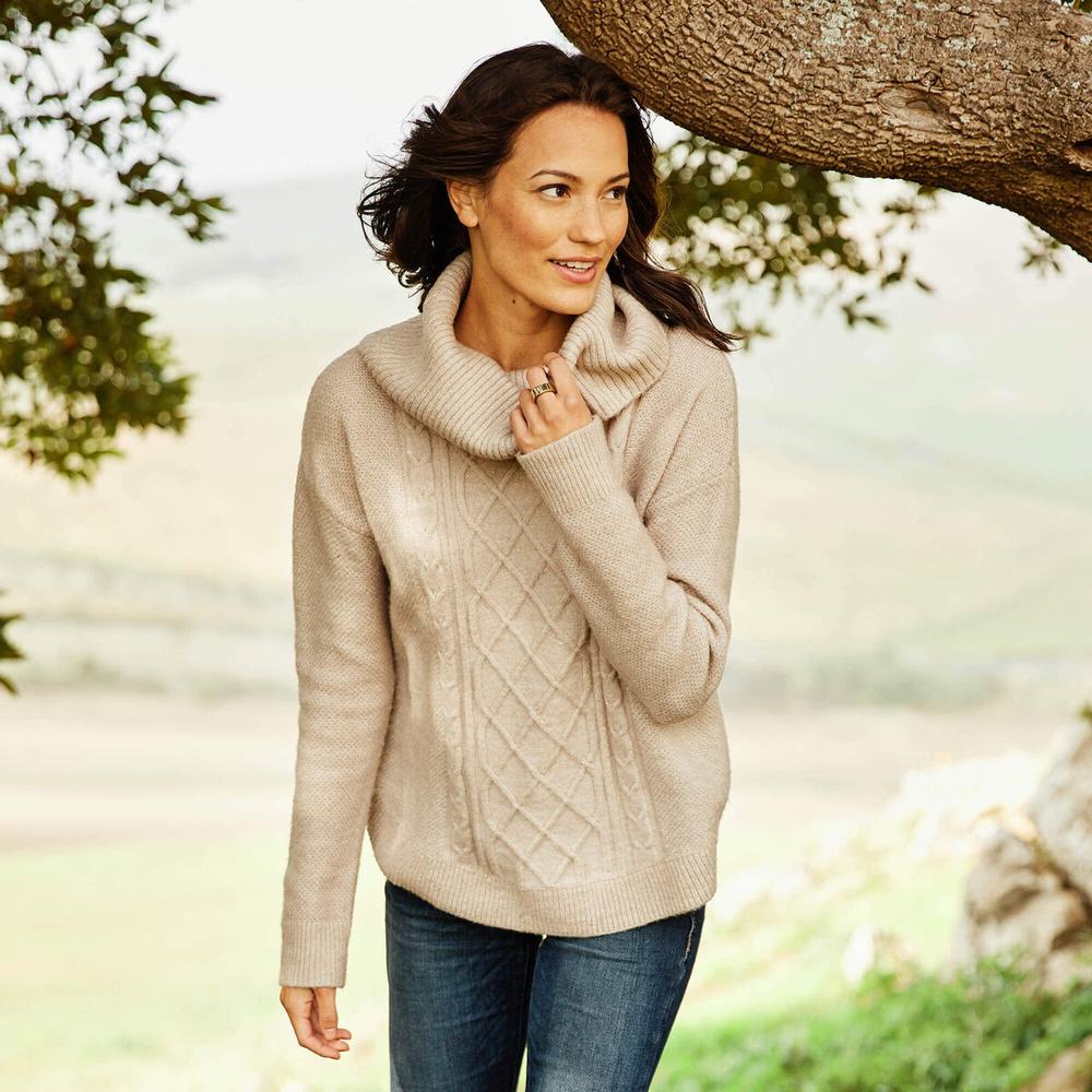 Beige Women's Ariat Montara Sweaters | 1896-BGLVN