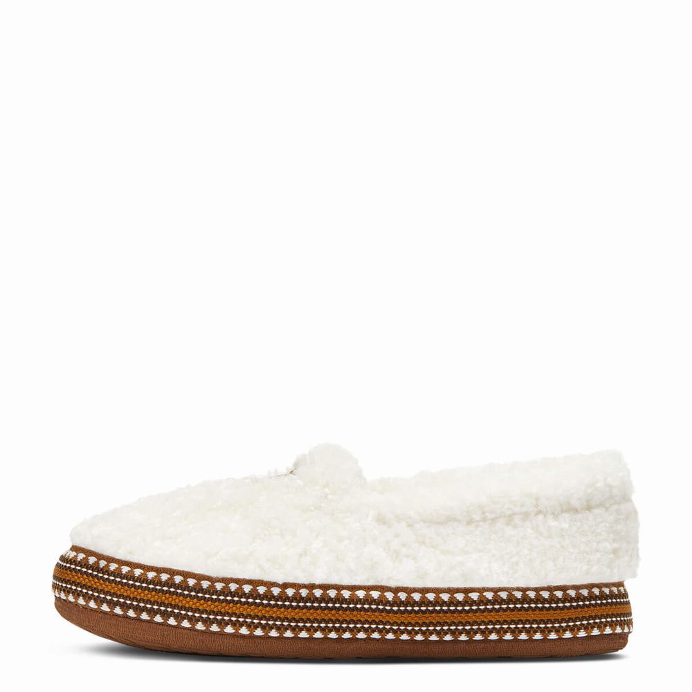 Beige Women's Ariat Snuggle Slippers | 1496-DBXRF