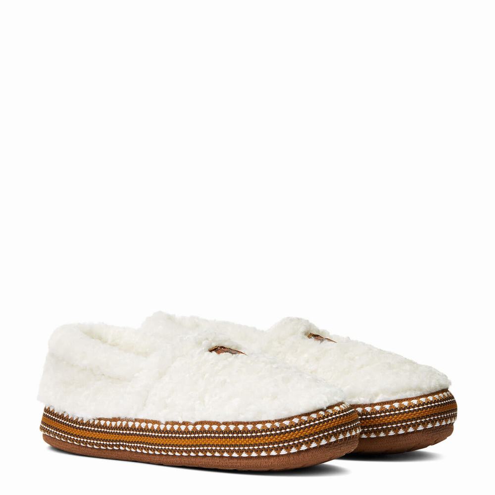 Beige Women's Ariat Snuggle Slippers | 1496-DBXRF