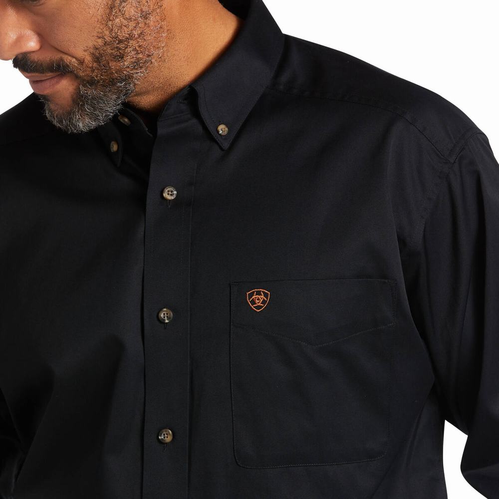 Black Men's Ariat Solid Twill Classic Fit Shirts | 1359-WSNYV