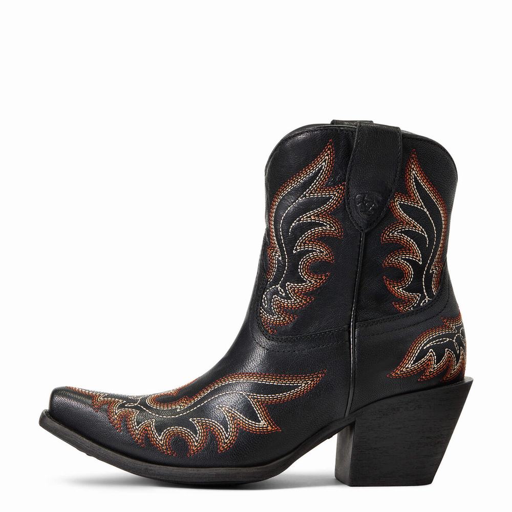 Black Women's Ariat Chandler Booties | 6307-AQURH