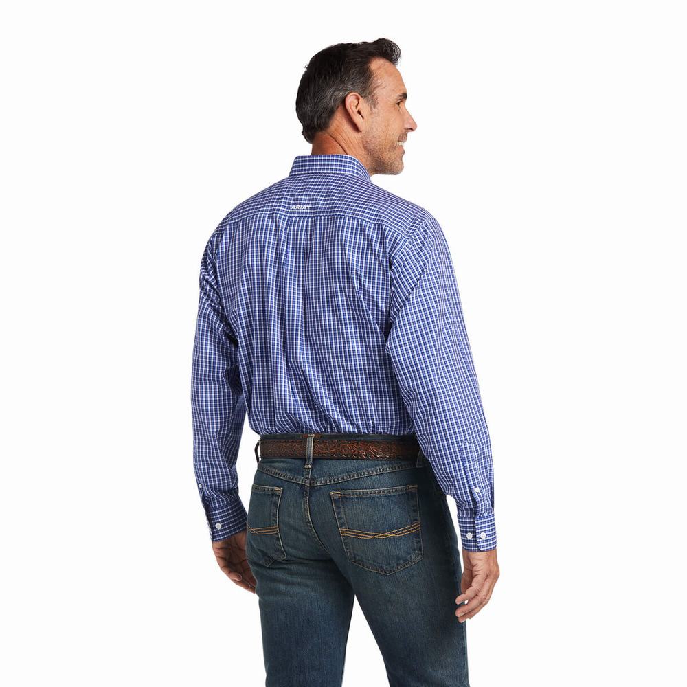 Blue Men's Ariat Wrinkle Free Cairo Classic Fit Shirts | 4758-JOCKV