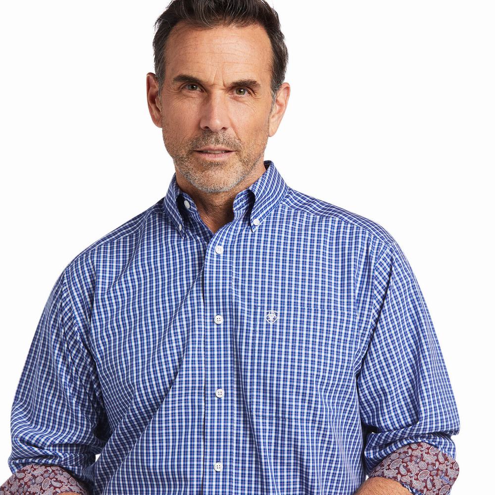 Blue Men's Ariat Wrinkle Free Cairo Classic Fit Shirts | 4758-JOCKV