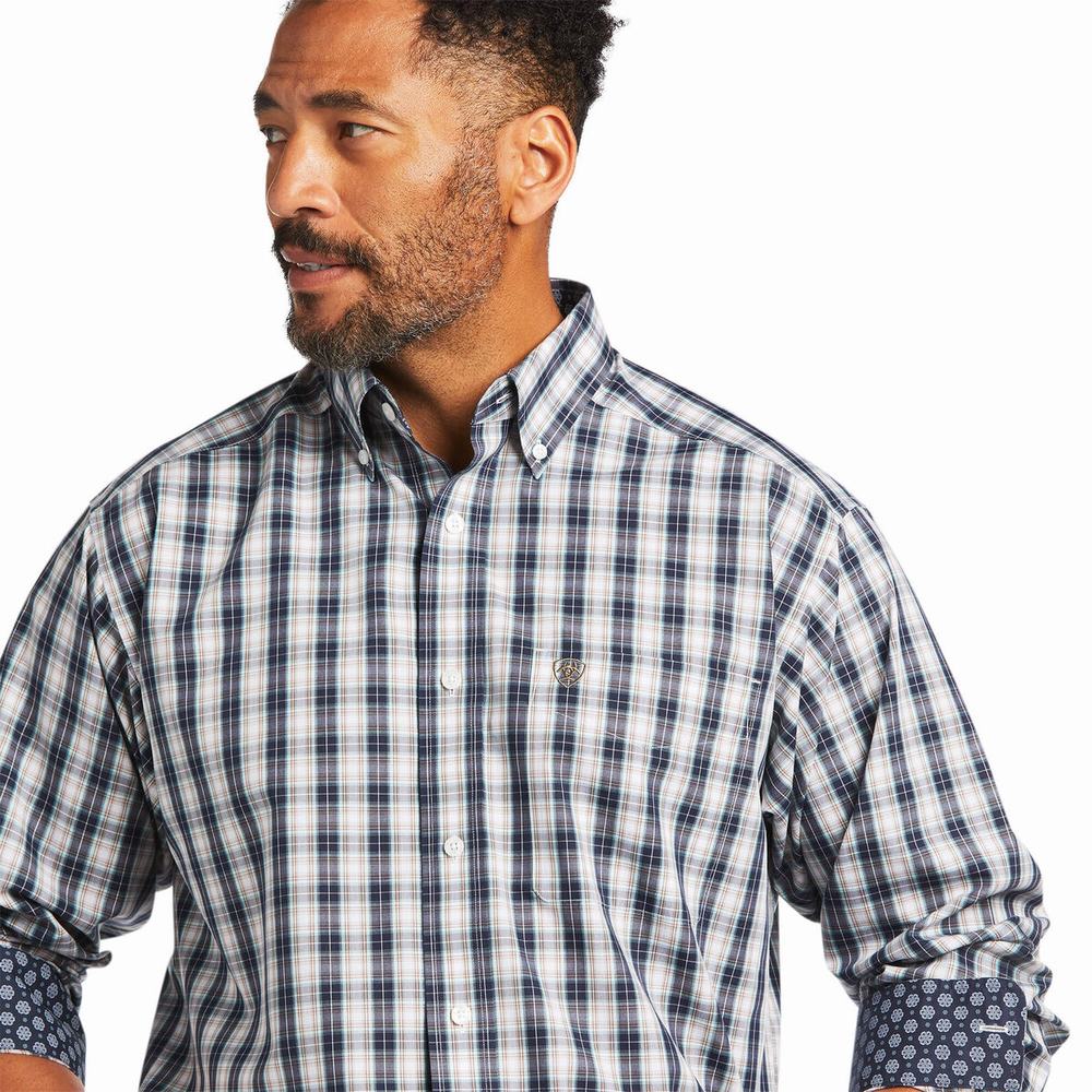 Blue Men's Ariat Wrinkle Free Dereck Classic Fit Shirts | 0961-DUVBL