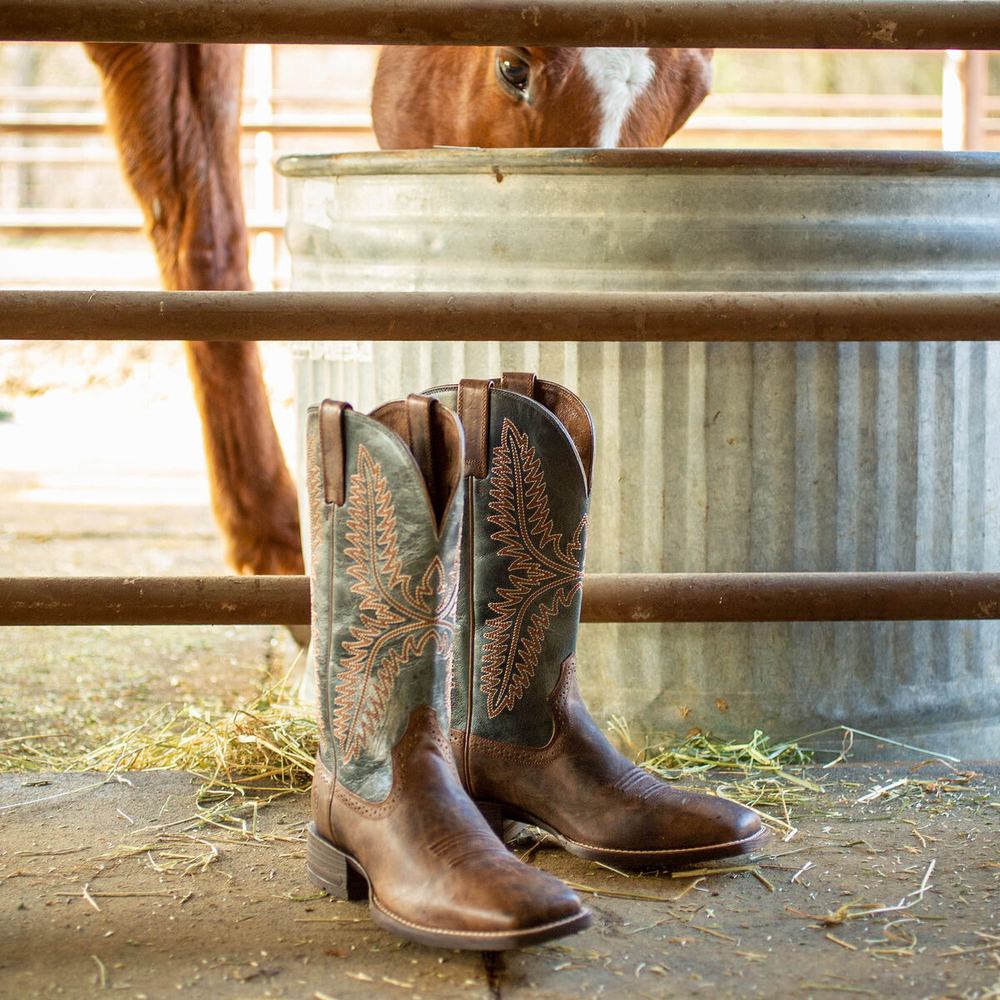 Brown Men's Ariat Caprock Western Boots | 0493-KWEBL