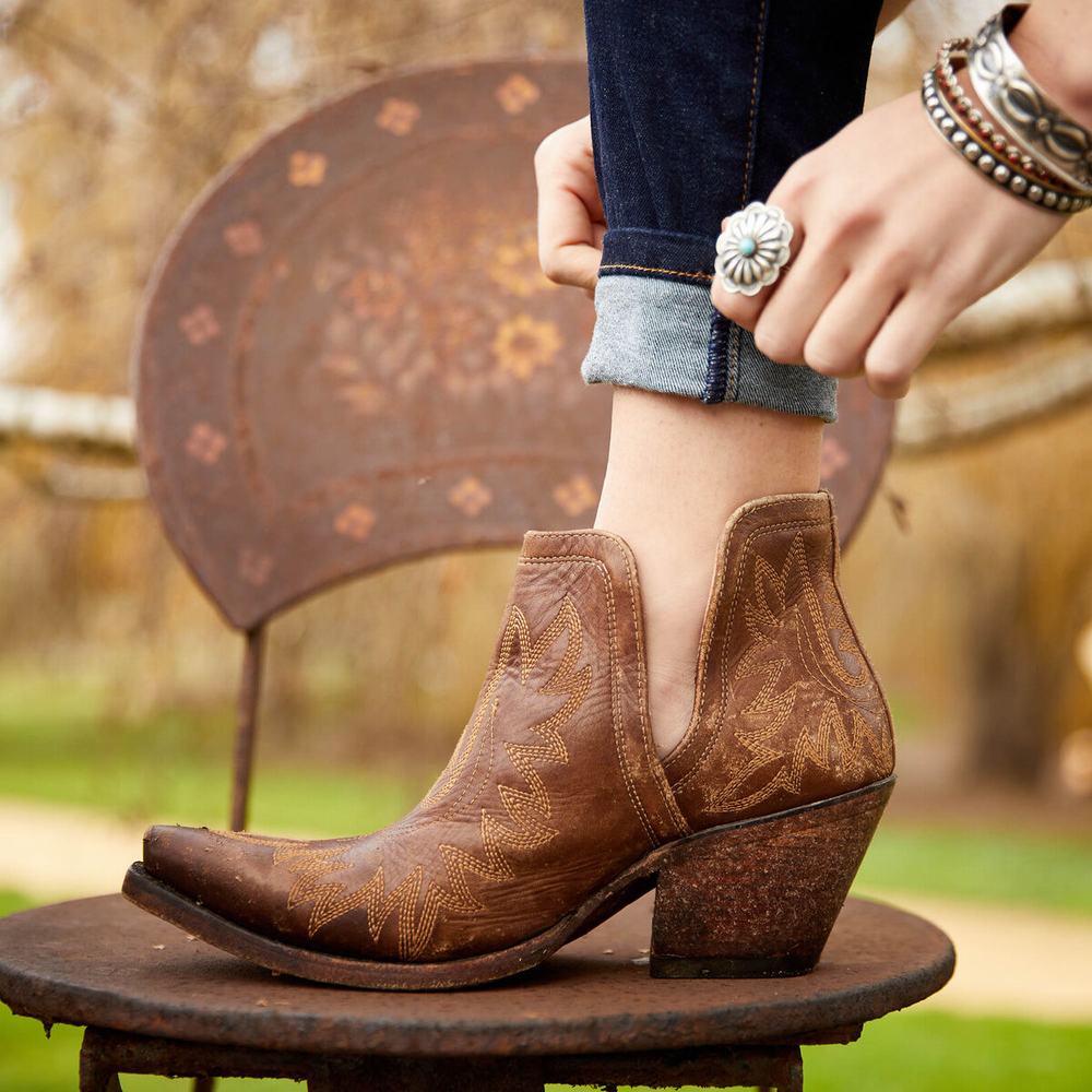 Brown Women's Ariat Dixon Booties | 5309-KJFGL