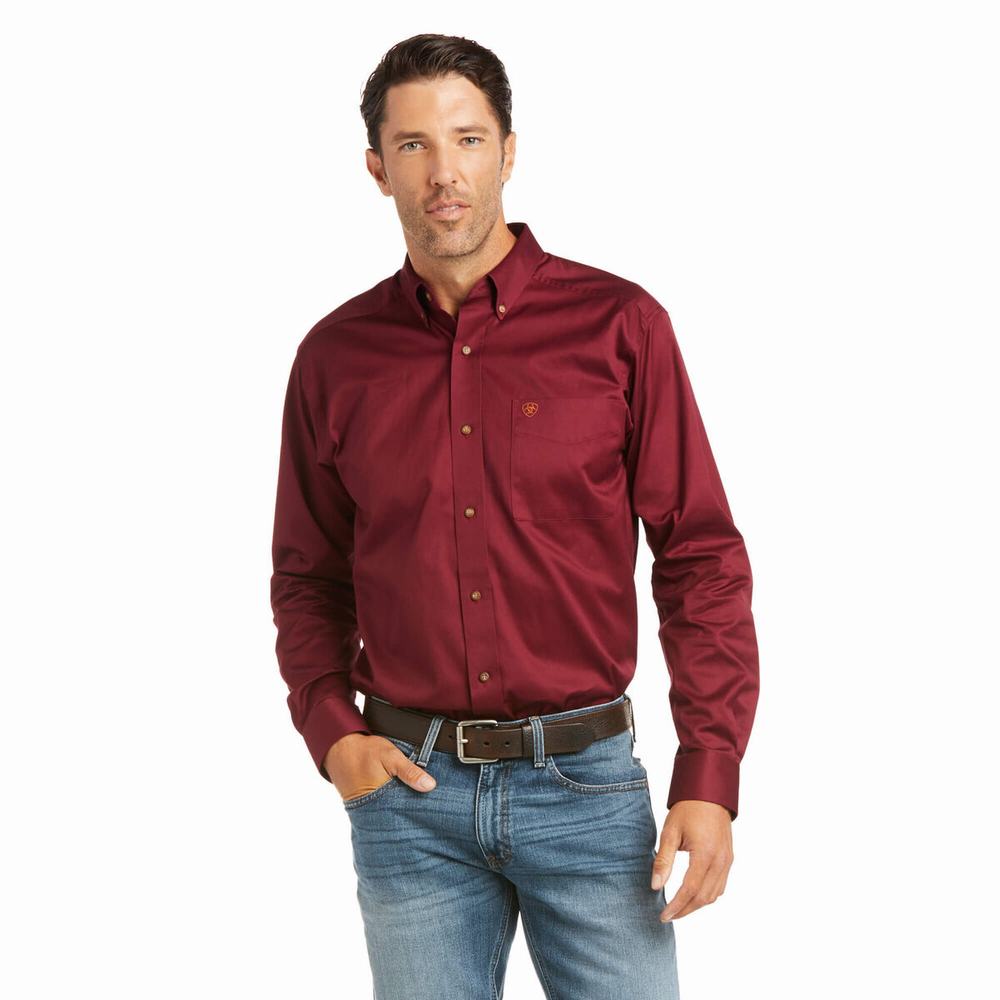 Burgundy Men\'s Ariat Solid Twill Fitted Shirts | 3469-HFSLV