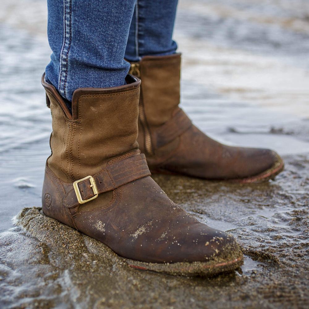 Chocolate Women's Ariat Savannah Waterproof Booties | 8239-LMKQV