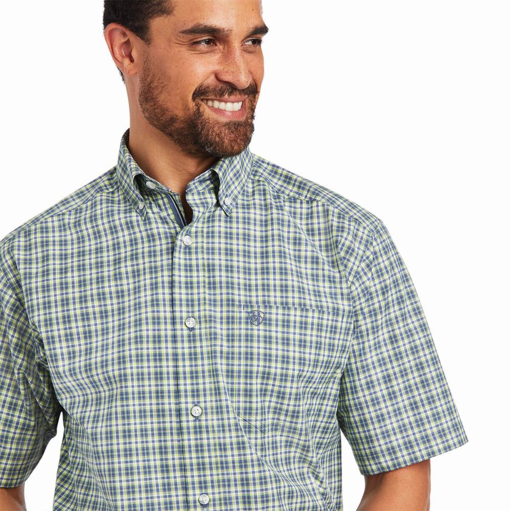 Green Men's Ariat Pro Series Barrett Classic Fit Shirts | 0864-GDTAR