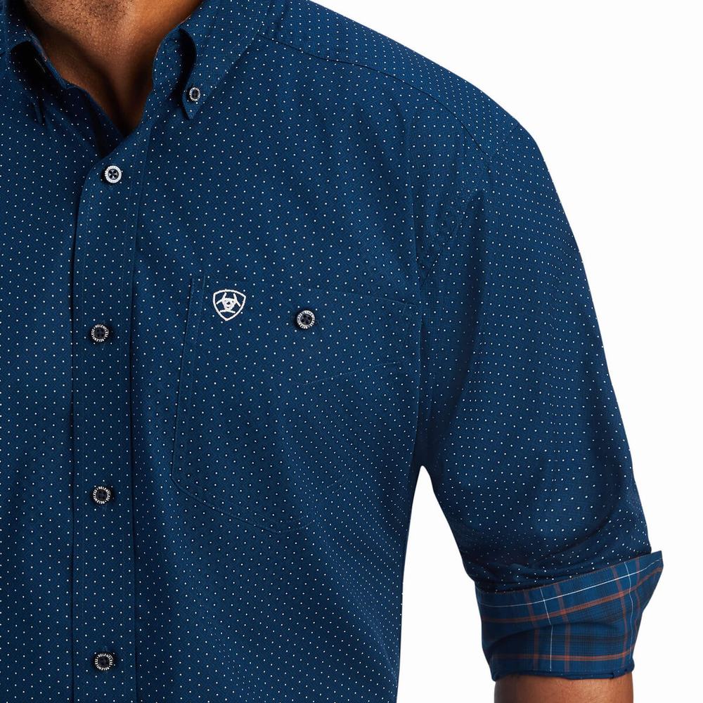 Navy Men's Ariat Relentless Skillful Stretch Classic Fit Shirts | 2071-OZTGM